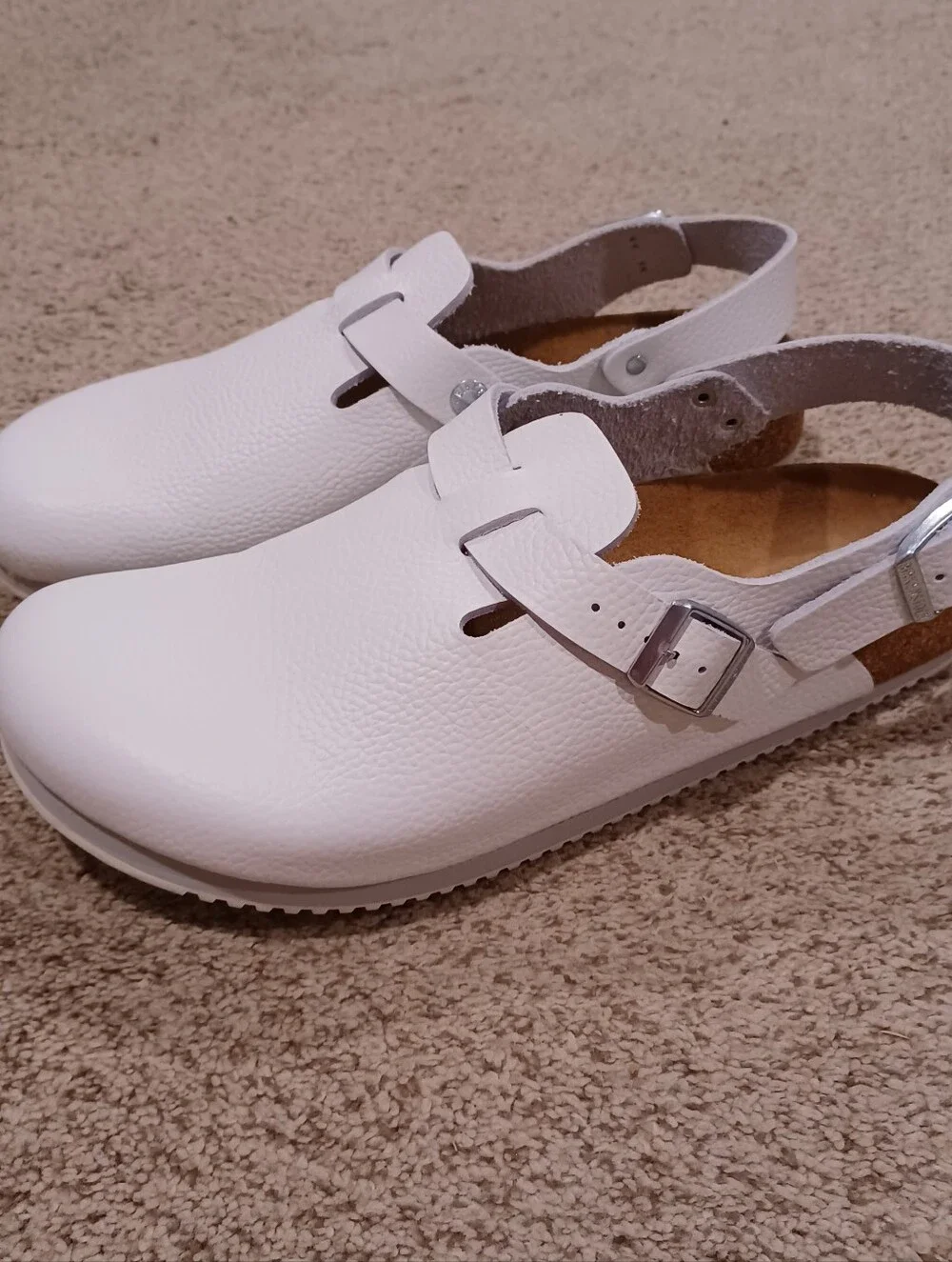 Birkenstock Tokio Super Grip Leather clogs  a durable, slip-resistant sole. M-12
